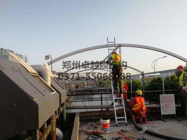 黄瓜视频网站污安装工人在做钢构油漆